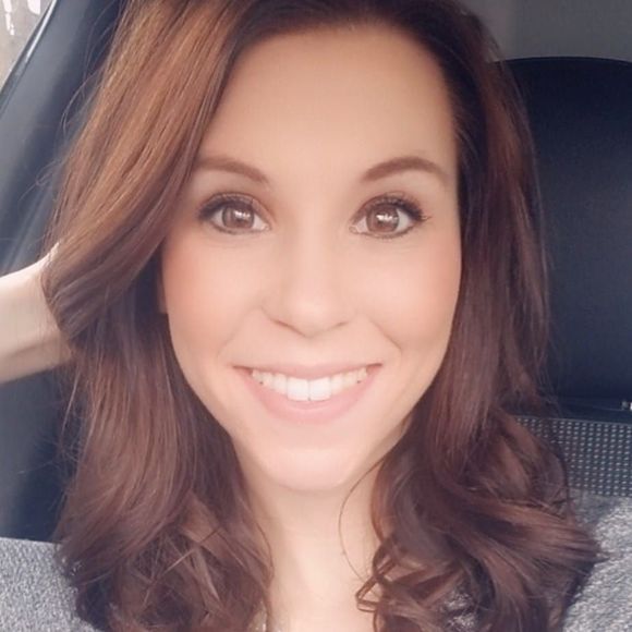 Meet your Posher, Jessica - Picture 1 of 1